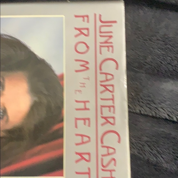 JUNE CARTER CASH SIGNED BOOK - Picture 10 of 16